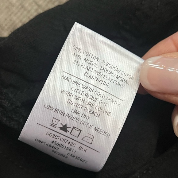 JOE'S- THE CHARLIE coated high rise skinny ankle pant. Size 25 in black - Picture 4 of 9